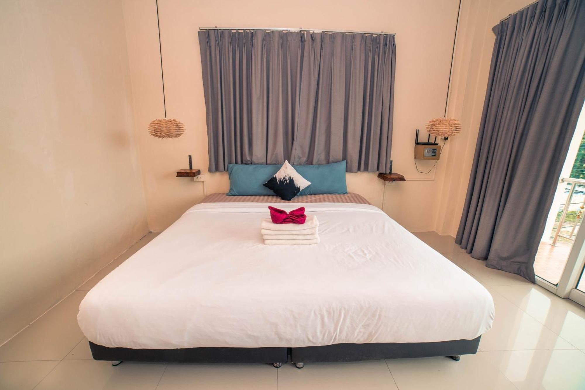 Arena Seaview Hotel Baan Tai Ngoại thất bức ảnh